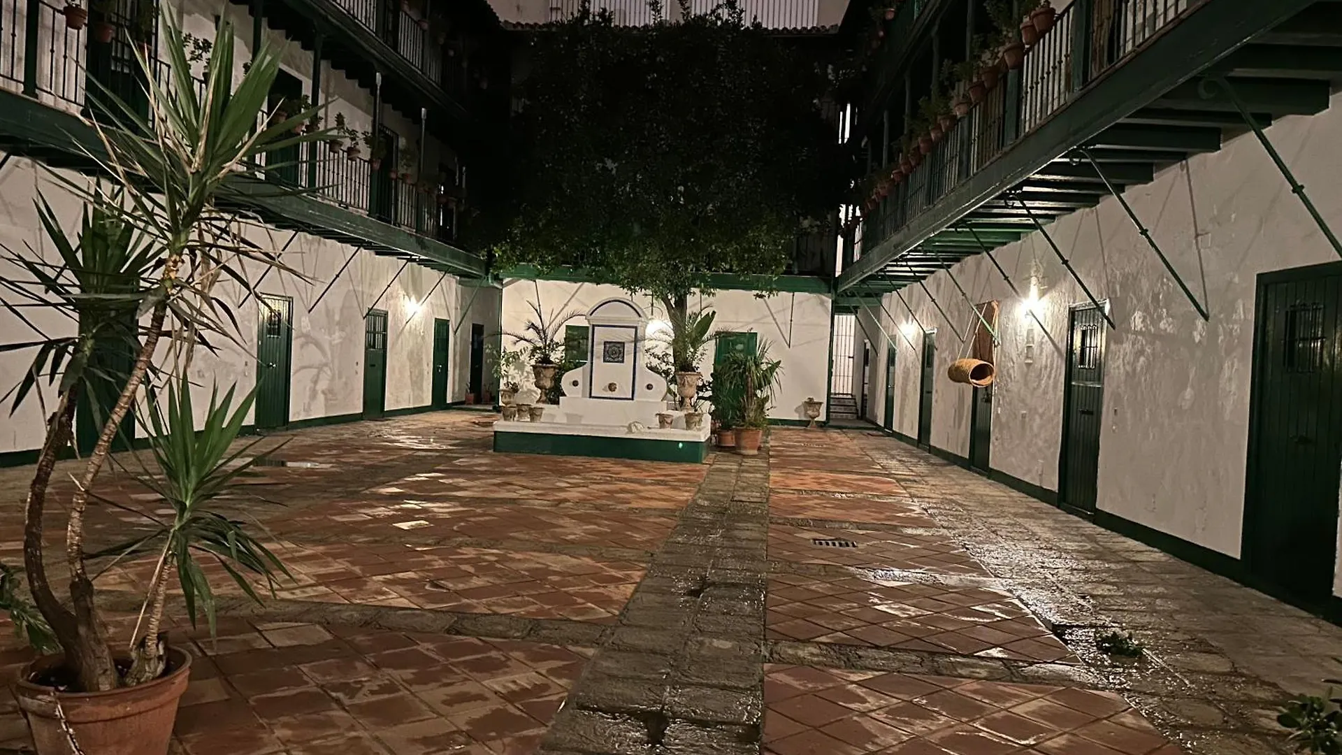 Homestay Casa Duque Compartida Familiar 2- Habitacion Bano Propio Seville